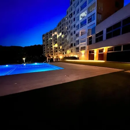 Luxe Beach Two By Gloove Apartment